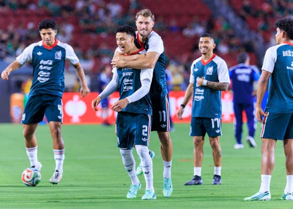 October 6, 2026, Los Angeles, California, USA: Santiago Gimenez 11 of Mexico embraces Jorge Sanchez 2 during warm ups prior to their International Friendly, Länderspiel, Nationalmannschaft match against Chile at the Los Angeles Memorial Coliseum on Tuesday October 6, 2026 in Los Angeles, California. ARIANA RUIZ PI Los Angeles USA - ZUMAp124 20261006_zaa_p124_055 Copyright: xArianaxRuizx