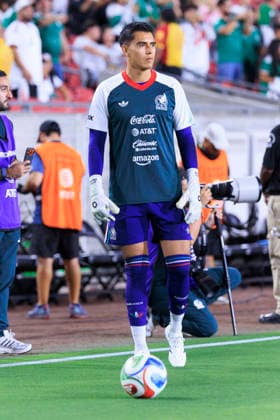 October 6, 2026, Los Angeles, California, USA: Goalkeeper, Raul Rangel 1 of Mexico during warm ups prior to their International Friendly, Länderspiel, Nationalmannschaft match against Chile at the Los Angeles Memorial Coliseum on Tuesday October 6, 2026 in Los Angeles, California. ARIANA RUIZ PI Mexico Vs. Chile - ZUMAp124 20261006_zaa_p124_061 Copyright: xArianaxRuizx