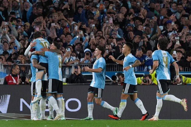 Messi bade farewell to Argentina in the friendly match against Benin BUENOS AIRES, ARGENTINA - OCTOBER 6: Argentine football legend and national team, Nationalteam captain Lionel Messi (10) celebrates with teammates after scoring a goal during his farewell match in front of over 80,000 spectators at the Monumental Stadium, in Buenos Aires, Argentina on October 6, 2026. Argentine football star Lionel Messi played his final international match, Länderspiel, Nationalmannschaft in the friendly game between Argentina and Benin. The 39-year-old walk onto the stadium pitch for the final time in the sky-blue and white jersey, entering his farewell as Argentina s record appearance-maker and leading scorer with 207 caps and 125 goals. Luciano Gonzalez Anadolu Buenos Aires Argentina. Editorial use only. Please get in touch for any other usage. Copyright: x2026xAnadoluxLucianoxGonzalezx