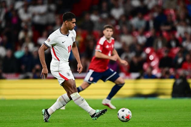England v Czechia, UEFA Nations League England midfielder Jude Bellingham (10) looks to release the ball during the UEFA Nations League match between England and Czechia at Wembley Stadium, London, UK on 6 October 2026. London Wembley Stadium Greater London UK Editorial use only , Copyright: xDennisxGoodwinx PSI-24957-0093