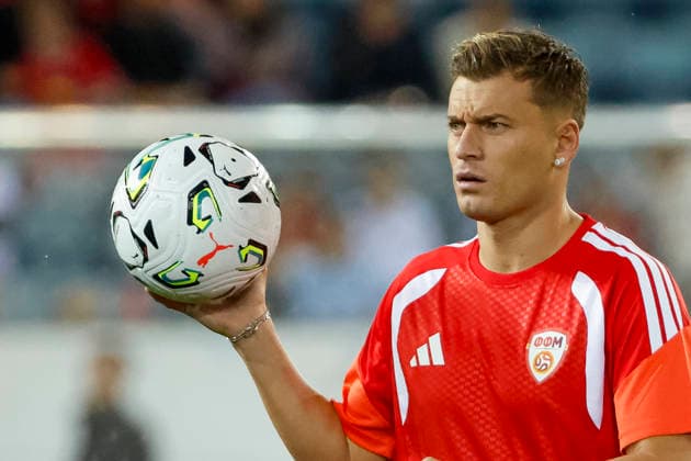 Ezgjan Alioski (Nordmazedonien, 08) beim Aufwärmen vor Spielbeginn , Schweiz, UEFA , Nations League, Matchday 4, Schweiz vs. Nordmazedonien, 06.10.2026, Luzern Swissporarena Schweiz Copyright: xGrantxHubbsx