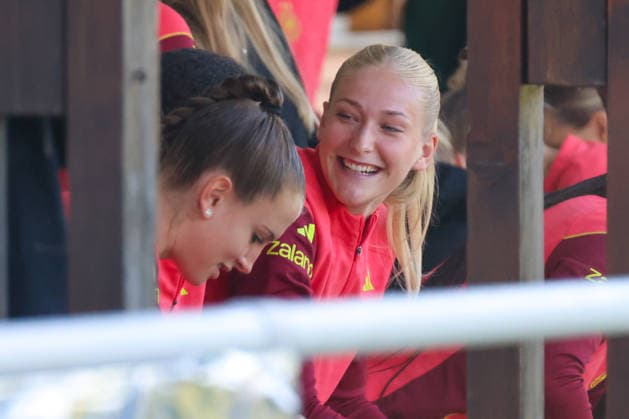 Eppelheim, Deutschland: 07.10.2026 - Deutsche Fußballnationalmannschaft der Frauen - Training - Testspiel Deutschland vs. Australien Im Bild: v.li. Torhüterin Ena Mahmutovic (Deutschland) und Camilla Küver Kuever (Deutschland) Copyright: HMBxMedia MadeleinexFantini