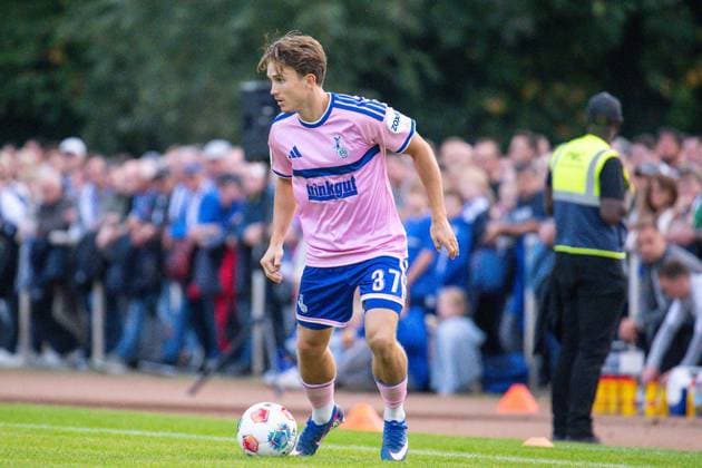 Niederrheinpokal SV Blau-Weiß Dingden - MSV Duisburg ** NUR FÜR REDAKTIONELLE ZWECKE ** EDITORIAL USE ONLY **<p>Fußball Niederrheinpokal SV Blau-Weiß Dingden - MSV Duisburg am 07.10.26 am Sportplatz am Höingsweg in Hamminkeln Patrick Sussek ( Duisburg ) Duisburg Copyright: JakobxKlos