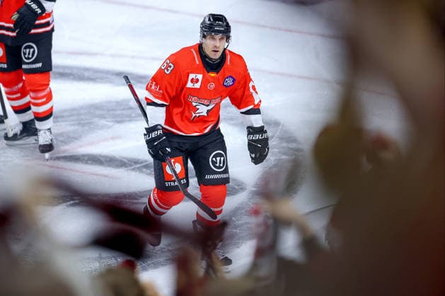 07.10.2026, Eishockey, CHL, Kölner Haie - Blue Fox Herning, Champions Hockey League 2026 27, 5. Spieltag, Saison 2026 27, Lanxess-Arena Köln: Torjubel nach dem Tor zum 3:0 durch Torschütze Patrick Russell (Koelner Haie 63) Nordrhein-Westfalen Deutschland