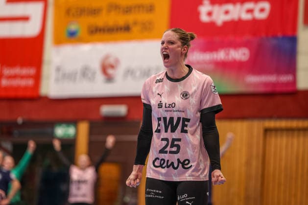 GER, Bensheim, HSG Bensheim Flames vs Vfl Oldenburg, Alsco Handball Bundesliga Frauen, Handball, DHB, Spielzeit 2026 2027, Weststadthalle Bensheim, 5. Spieltag im Bild v.l.: Madita Kohorst (VfL Oldenburg Handball Frauen 25), Freude und Emotionen nach dem Sieg DFB DFL REGULATIONS PROHIBIT ANY USE OF PHOTOGRAPHS AS IMAGE SEQUENCES AND OR QUASI-VIDEO, 07.10.2026 Copyright: HMBxMedia HendrikxHamelau