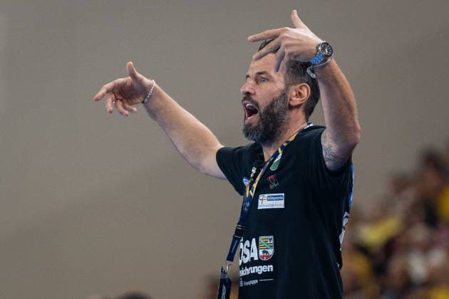 KIELCE, POLAND - OCTOBER 7: Bennet Wiegert during the EHF Champions League Group F match between Industria Kielce nad SC Magdeburg at Hala Legionow on October 2, 2026 in Kielce, Poland --- Pilka reczna. EHF Liga Mistrzow. Industria Kielce - SC Magdeburg. (Photo by Igor Jakubowski Arena Akcji) NEWSPIX.PL --- newspix.pl
