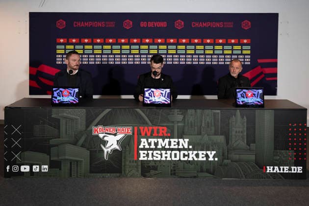 CHL; Kölner Haie - Herning Blue Fox; Köln, 07.10.2026 Garth Murrax (Herning Blue Fox, Head Coach); Jason Schade; Thomas Berglund (Kölner Haie, Head Coach); CHL; Kölner Haie - Herning Blue Fox am 07.10.2026 in der Lanxessarena in Köln (Deutschland). Copyright: xBEAUTIFULxSPORTS AndreasxDickx