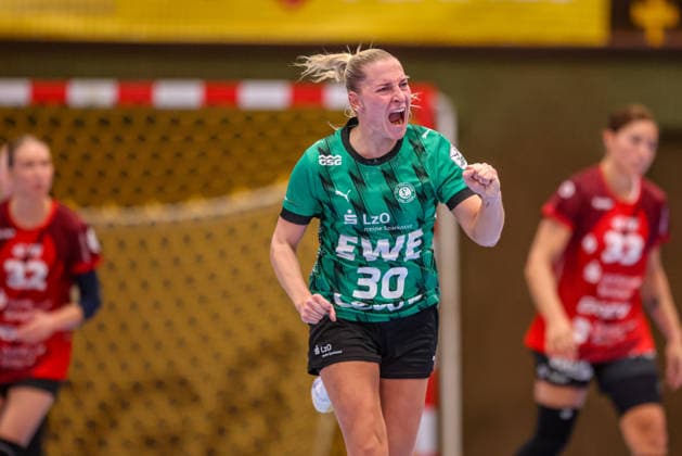 GER, Bensheim, HSG Bensheim Flames vs Vfl Oldenburg, Alsco Handball Bundesliga Frauen, Handball, DHB, Spielzeit 2026 2027, Weststadthalle Bensheim, 5. Spieltag im Bild: Jenny Behrend (VfL Oldenburg Handball Frauen 30), Tor, Jubel und Freude, Emotionen DFB DFL REGULATIONS PROHIBIT ANY USE OF PHOTOGRAPHS AS IMAGE SEQUENCES AND OR QUASI-VIDEO, 07.10.2026 Copyright: HMBxMedia HendrikxHamelau