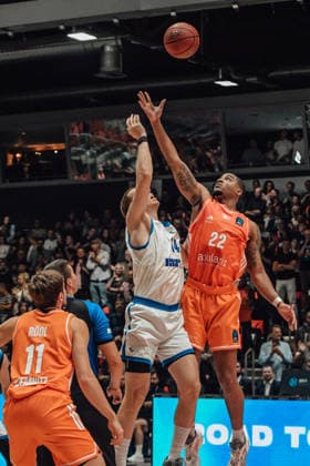 2. Spieltag des Basketball Eurocup Niners Chemnitz - Klaipedos Neptunas 07.10.2026 ab 19.00 Uhr Chemnitz, Chemnitz Arena Im Foto:14 Martynas Echodas, 22 Nighaeal Ceaser 2. Spieltag des Basketball Eurocup Niners Chemnitz - Klaipedos Neptunas Chemnitz Sachsen Deutschland Copyright: xEHLxMedia MichelxKöhlerx 20262709-Niners-Chemnitz-Klaipeda-Neptunas-001