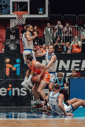 2. Spieltag des Basketball Eurocup Niners Chemnitz - Klaipedos Neptunas 07.10.2026 ab 19.00 Uhr Chemnitz, Chemnitz Arena Im Foto:90 Jannis von Seckendorf, 88 Lukas Kreismontas 2. Spieltag des Basketball Eurocup Niners Chemnitz - Klaipedos Neptunas Chemnitz Sachsen Deutschland Copyright: xEHLxMedia MichelxKöhlerx 20262709-Niners-Chemnitz-Klaipeda-Neptunas-018