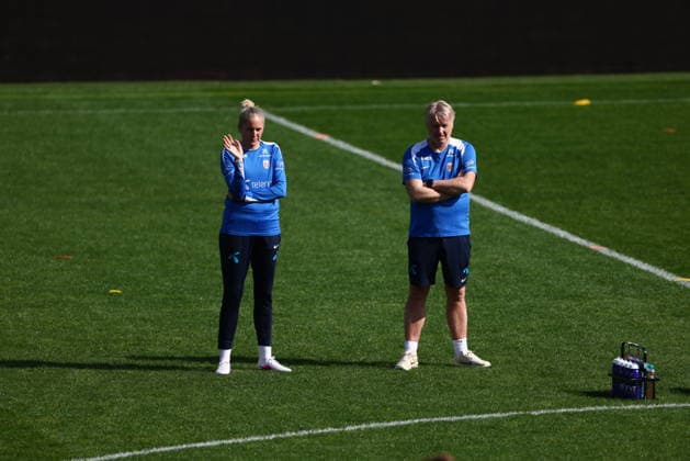 The women s national soccer team is preparing for the World Cup qualifier in Bucharest, Romania, October 8, 2026. National team coach Gemma Grainger during a training session at Stadionul Arcul de Triumf, for the World Cup qualifying match against Romania. Photo by Nikola Krstic, NTB Romania, Bucharest. EDITORIAL USE ONLY. RESTRICTED USE FOR BETTING COMPANIES Copyright: xNikolaxKrsticx xNTBx