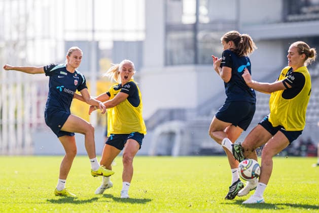 261008 Lisa Naalsund of the Norwegian women™s national football team during a training session on October 8, 2026 in Bucharest. Photo: Marius Simensen BILDBYRAN Cop 238 bbeng dam fifa women s world cup qualifier football fotball fotboll norge norway practice soccer training trening träning Copyright: MARIUSxSIMENSEN BB261008BB252
