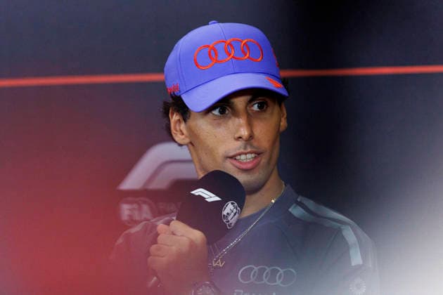 RECORD DATE NOT STATED 8th October 2026; Marina Bay, Singapore; Formula 1, Singapore Grand Prix, Arrival Day; Gabriel Bortoleto (5) of Brazil and Audi Revolut F1 Team during the press conference, PK, Pressekonferenz at the Singapore Grand Prix StephenxBlackberry