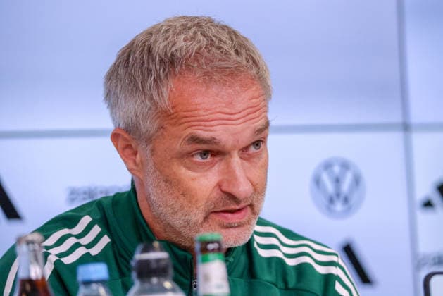 Karlsruhe, Deutschland: 08.10.2026 - Deutsche Fußballnationalmannschaft der Frauen - Abschlusspressekonferenz - Testspiel Deutschland vs. Australien Im Bild: Bundestrainer Christian Wück Wueck (Deutschland) bei der Abschlusspressekonferenz in Karlsruhe Copyright: HMBxMedia MadeleinexFantini