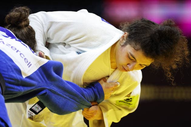 AZERBAIJAN, BAKU - OCTOBER 8, 2026: Madina Taimazova (R) of Russia and Aleksandra Andric of Serbia compete in their -70 kg bout as part of the 2026 World Judo Championships at the National Gymnastics Arena. Mikhail Sinitsyn TASS 98954379