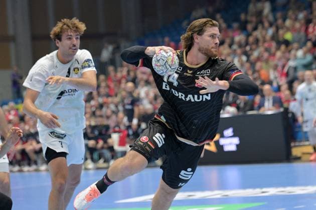Johannes Golla (MT Melsungen 14) beim Wurf; Thibaud Briet (HBC Nantes 3) (L) , GER, MT Melsungen - HBC Nantes (FRA), Handball, Champions League Maenner, Group Matches, Saison 2026 2027, 08.10.2026, GER, MT Melsungen - HBC Nantes Handball, CL Maenner, Group Match, Saison 2026 2027, 08.10.2026 Kassel Copyright: xEibner-Pressefotox xRolandxSippelx EP_RSL