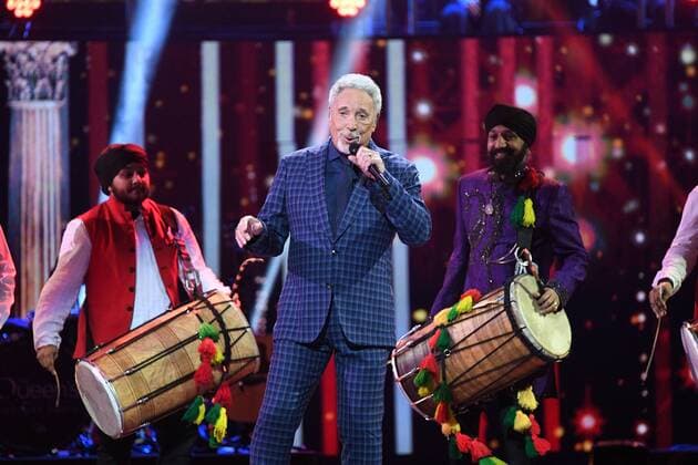 Entertainment Bilder der Woche KW16 Bilder des Tages . 21 04 2018. London, United Kingdom. The Queen s Birthday Party. Members of the Royal Family join Hm Queen Elizabeth II for her 92 Birthday Party At the Royal Albert Hall, London, The Concert is being organised by the Royal Commonwealth Society of which Her Majesty is Patron. The RCS is the oldest Commonwealth organisation and is celebrating its 150th anniversary in 2018. Alongside contemporary performances, songs from classic musicals are performed. Performers include Sir Tom Jones, Kylie Minogue, Sting and Shaggy, Shawn Mendes, Ladysmith Black Mambazo, Anne-Marie, Craig David and Donel Mangena. xAndrewxParsonsx xi-Imagesx IIM-17575-0008