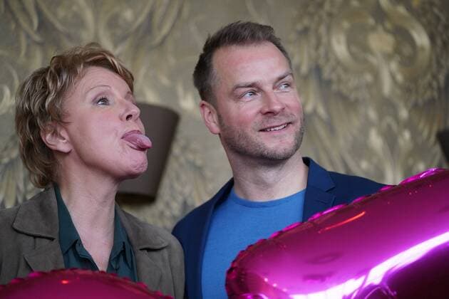 Entertainment Themen der Woche KW03 Entertainment Bilder des Tages GER, Pressefototermin ZDF 25. Film Krimireihe Marie Brand, und das Spiel mit dem Glueck 15. 01.2019, Hotel im Wasserturm, Kaygasse 2, Koeln, GER, Pressefototermin ZDF 25. Film Krimireihe Marie Brand, und das Spiel mit dem Glueck , im Bild picture shows: Hinnerk Schönemann Schoenemann Schauspieler und Assistent von Marie Brand, Mariele Millowitsch Schauspielerin und Hauptdarstellerin in der Serie Marie Brand ,
