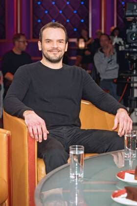 MDR - Riverboat. TV-Koch Steffen Henssler anläßlich der Aufzeichnung der MDR - Talkshow Riverboat am 18.01.2019 im Studio 3 der Mediacity Leipzig. 20190118SFL0038