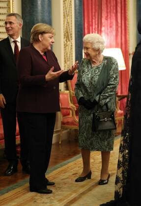 Bilder des Jahres 2019, Entertainment 12 Dezember Bilder des Jahres 2019, News 12 Dezember News Bilder des Tages PAP11192292 3 December 2019. The Queen, accompanied by other Members of the Royal Family, hosts a reception for NATO leaders, spouses or partners, and delegations, at Buckingham Palace, London, UK, on the 3rd December 2019. Here, The Queen, Angela Merkel Credit: JWRota GoffPhotos.com Ref: KGC-512 No UK Sales 248235 2019-12-03 London Royaume Uni Copyright: xPapixsx xStarfacex STAR_248235_027