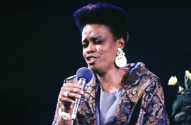 1 Konzert: Dianne Reeves, Sängerin, voc, Jazzsängerin, Jazzerin, Jazz, Improvisation, Schwarze, große Ohrringe, Musik, Nutzung Honorarpflichtig! Berlin Deutschland, Germany Copyright: xBRIGANI-ART HEINRICHx 00022688_00022688