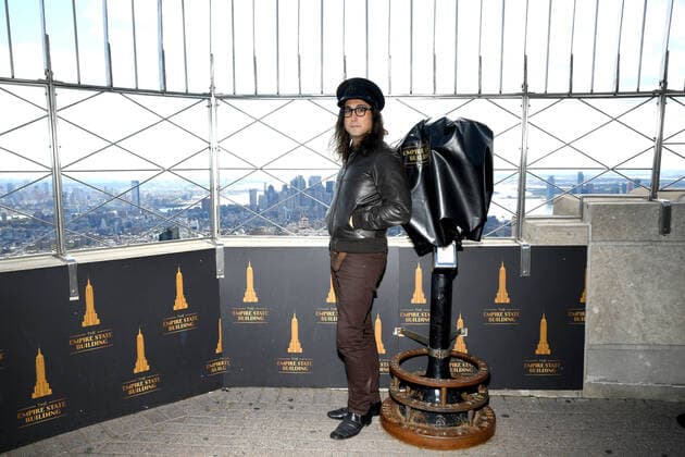 Bilder des Jahres 2020, Entertainment 10 Oktober Entertainment Themen der Woche KW41 Entertainment Bilder des Tages October 8, 2020, New York, New York, USA: On Thursday, October 8th, Sean Ono Lennon ceremoniously lit the Empire State Building in celebration the life and legacy of his father, John Lennon, on what would have been the iconâ€⠢s 80th birthday..Empire State Building, NYC.Photos by Empire State Realty Trust. New York USA - ZUMAg234 20201008_zeh_g234_002 Copyright: xx
