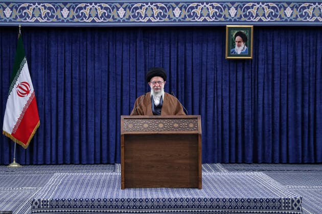 Bilder des Jahres 2022, News 02 Februar News Themen der Woche KW07 News Bilder des Tages Iran, Rede von Ali Chamenei in Teheran February 17, 2022, Tehran, Tehran, Iran: A handout picture made available by the Iranian supreme leader office shows, Iranian supreme leader Ayatollah ALI KHAMENEI speaks during a video conference in Tehran, Iran, 17 February 2022. Following nuclear talks in Vienna, Khamenei said that we canâ€⠢t give up the nuclear technology as the country will need nuclear energy in 20 years as saying our nuclear program is peaceful. Tehran Iran - ZUMAi98_ 20220217_zih_i98_004 Copyright: xIranianxSupremexLeaderxOfficex