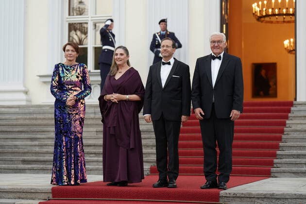 News Themen der Woche KW36 News Bilder des Tages Isaac Herzog, Michal Herzog, Elke Büdenbender, Frank-Walter Steinmeier Berlin, Schloss Bellevue, Staatsbesuch, Staatsbankett, Israel, Präsident, Isaac Herzog, Michal Herzog, Elke Büdenbender, Frank-Walter Steinmeier Berlin Berlin GER