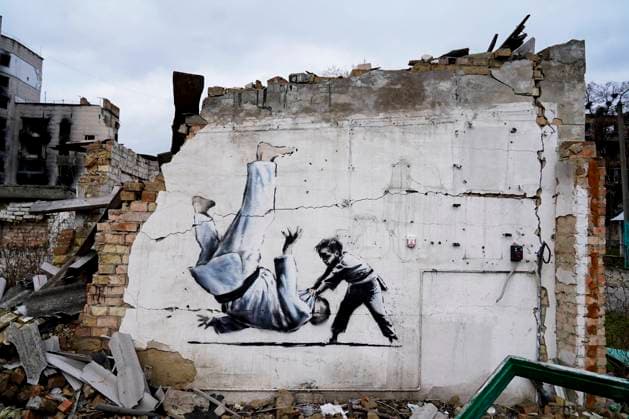 Ukraine-Krieg, Jahrestag der Invasion, Chronologie der Ereignisse, Archivbilder Bilder des Jahres 2022, Entertainment 11 November Entertainment Themen der Woche KW45 Entertainment Bilder des Tages Banksy Graffiti Appeared On Several Destroyed Buildings In The Kyiv Region Graffiti in the city of Borodyanka, Ukraine, on November 12, 2022. In the cities of the Kyiv region affected by the Russian aggression in the spring of 2022, graffiti, probably by Banksy, appeared. Borodyanka Ukraine Copyright: xOlegxPereverzevx originalFilename: pereverziev-notitle221112_npZyw.jpg