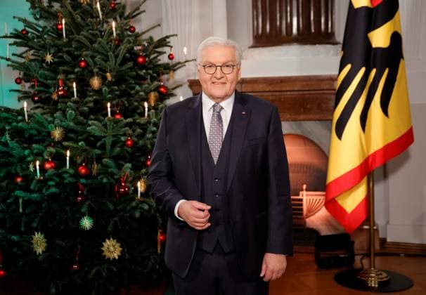 Bilder des Jahres 2023, News 12 Dezember News Themen der Woche KW51 News Bilder des Tages Frank-Walter Steinmeier, Bundespräsident, Deutschland, Berlin, Schloss Bellevue, Weihnachtsansprache des Bundespräsidenten, 22.12.2023, ACHTUNG REDAKTIONEN: Bitte beachten Sie die folgenden Sperrfristen: Nachrichtenagenturen: Frei nach Veröffentlichung unter Angabe der Sperrfrist: Sonntag, 24. Dezember 2023, 00...