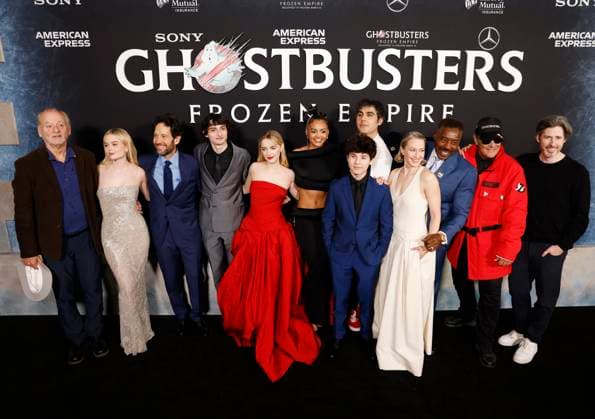 Bilder des Jahres 2024, Entertainment 03 März Entertainment Themen der Woche KW11 Entertainment Bilder des Tages Bill Murray, Emily Alyn Lind, Paul Rudd, Finn Wolfhard, Mckenna Grace, Celeste O Connor, Logan Kim, Gil Kenan, Carrie Coon, Ernie Hudson, Dan Aykroyd and Jason Reitman arrive on the red carpet at the premiere of Ghostbusters: Frozen Empire at AMC Lincoln Square Theater on Thursday, March 14, 2024 in New York City. NYP20240314123 JohnxAngelillo
