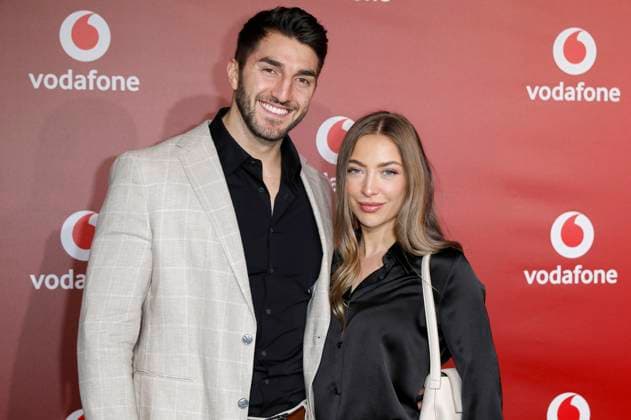 Dennis Gries und Katja Geretschuchin bei der Vodafone Night of Entertainment in Paradise Now. Düsseldorf, 25.04.2024
