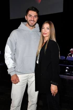 Dennis Gries und Katja Geretschuchin bei der Rebekka Ruetz Fashion Show Black Sun auf der Berlin Fashion Week S S 2025 in der Uber Eats Music Hall. Berlin, 03.07.2024