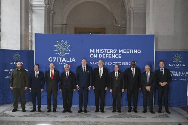 Bilder des Jahres 2024, News 10 Oktober News Themen der Woche KW42 News Bilder des Tages October 19, 2024, Napoli: ( L-R) Rustem Umerov Minister of Defense of Ukraine, Sebastien Lecornu Minister of the Armed Forces and Veterans of France, John Healey Secretary of State for Defense of United Kingdom, Gen_Nakatani Minister of Defense of Japan, Guido Crosetto Minister of defense of Italy , Bill Blair Minister of National Defense of Canada, Boris Pistorius Minister of defense of Germany, Lloyd J. Austin Secretary of Defense of United States of America, Josep Borrell, High Representative of the European Union for Foreign Affairs and Security Policy and Josep Borrell, High Representative of the European Union for Foreign Affairs and Security Policy at the G7 Ministers Meeting on defence in Naples, Italy, 19 october ANSA CIRO - ZUMAa110 20241019_zaf_a110_028 Copyright: xCiroxFuscox