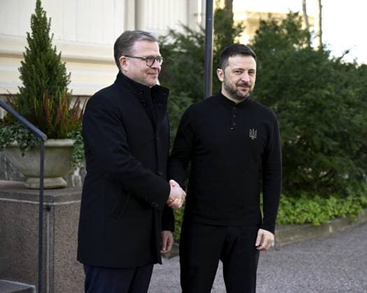 Finnish Prime Minister Petteri Orpo (L) welcomes visiting Ukrainian President Volodymyr Zelensky on the yard of the Prime Minister s official residence Kesäranta in Helsinki, Finland on March 19, 2025. President Zelensky and First Lady Zelenska are on an official visit to Finland. Helsinki Finland Copyright: xAnttixAimo-Koivistox LKFTJK20250319141420JFIC