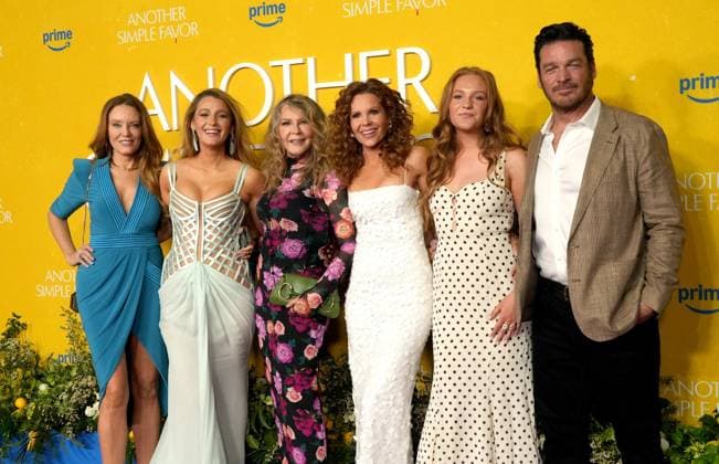 Bilder des Jahres 2025, Entertainment 04 April Entertainment Themen der Woche KW17 Entertainment Bilder des Tages April 27, 2025, New York, New York, USA: LORI LIVELY, BLAKE LIVELY, WILLIE ELAIN MCALPIN, ROBYN LIVELY, KATE JOHNSON and BART JOHNSON attend the â€oeAnother Simple Favor†New York Special Screening,.Jazz at Lincoln Center,.New York City, NY.April 27, 2025. New York USA - ZUMAms4_ 20250427_faf_ms4_020 Copyright: xSoniaxMoskowitzxGordonx