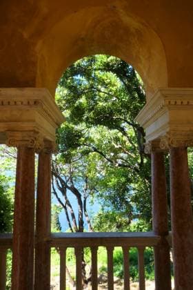 Villa et jardins Ephrussi de Rothschild Sylvestre MAXPPP saint jean cap ferrat France 30 04 2025 villa ephrussi de rothschild, jardin,espagnol A palace built during the Belle Epoque and its magnificent gardens Located between Nice and Monaco, overlooking the Mediterranean, the Villa Ephrussi de Rothschild is a magnificent palace surrounded by nine themed gardens French garden, Spanish garden, Florentine garden, lapidary garden, Japanese garden, exotic garden, Provencal garden, roseraie Villa et jardins Ephrussi de Rothschild Saint Jean Cap Ferrat France April 30 2025 A villa built during the Belle Epoque and its magnificent gardens Located between Nice and Monaco, overlooking the Mediterranean, the Villa Ephrussi de Rothschild is a magnifi Copyright: xMAXPPPxSylvestrex SYL202504306156 SYL202504306156