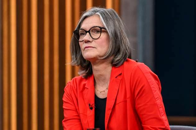 GER, Berlin, Studio, zu Gast bei - Caren Miosga, Polittalk, TV, Format, mit Moderatorin, NDR, Das Erste, aus Adlershof - am Studio 20, im Bild v.l.: Christiane Benner, Erste Vorsitzende der IG Metall, 25.05.2025 Copyright: HMBxMedia UwexKoch