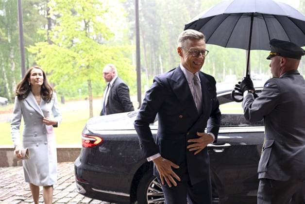 Finland s President Alexander Stubb and his wife Suzanne Innes-Stubb arrive at the Hanaholmen Cultural Centre in Espoo, Finland on 2nd June, 2025. Espoo Finland Copyright: xEmmixKorhonenx LKFTJK20250602170215LTFF
