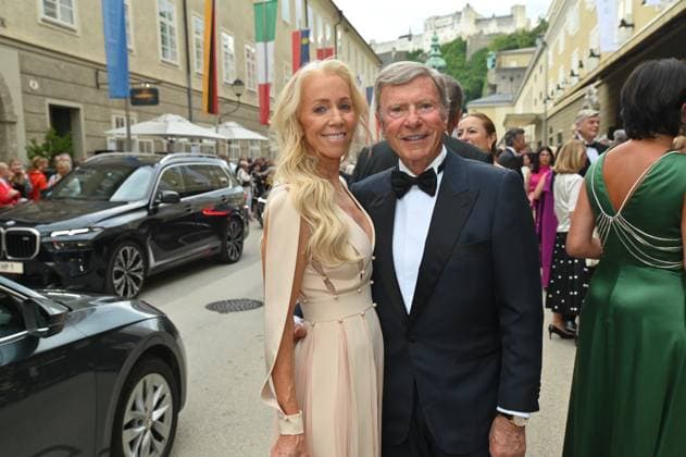 Hans Peter Wild, Besitzer Schloß Mönchstein, Hotel Goldener Hirsch, Caprisonne, Festspiel-Großsponsor, Lebensgefährtin Christine Drage, Maria Stuarda, Premiere, Salzburger Festspiele, 2025, Salzburg, Manfred Siebinger