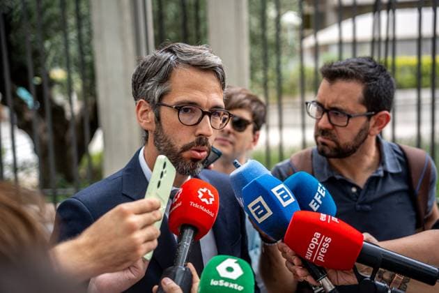 The secretary general ANFACO, Roberto Alonso, gives statements to the media after a meeting with the Ministers of Economy and Agriculture, at the headquarters of the Ministry of Economy, on August 27, 2025, in Madrid Spain The Minister of Economy, Trade and Enterprise, and the Minister of Agriculture, Fisheries and Food, have met with representatives of the agri-food sector in the working group on food products to discuss and share information on the tariff agreement between the EU and the US last week, and the Minister of Agriculture, Fisheries and Food, have met with representatives of the agri-food sector in the food products working group to discuss and share information on the trade agreement concluded last week between the United Sta Copyright: xGabrielxLuengasx 6917880