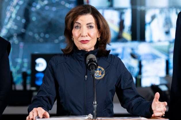 October 9, 2025, New York City, New York, United States: New York State Governor KATHY HOCHUL (D) speaking about Federal funding cuts at the Metropolitan Transportation Authority (MTA) Headquarters building in New York City. New York City United States - ZUMAb161 20251009_aap_b161_008 Copyright: xMichaelxBrochsteinx