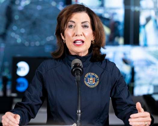 October 9, 2025, New York City, New York, United States: New York State Governor KATHY HOCHUL (D) speaking about Federal funding cuts at the Metropolitan Transportation Authority (MTA) Headquarters building in New York City. New York City United States - ZUMAb161 20251009_aap_b161_004 Copyright: xMichaelxBrochsteinx