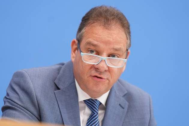 Bundespressekonferenz, Jahresbericht 2024 des Petitionsausschusses Andreas Mattfeldt (Sprecher der CDU-CSU-Fraktion) im Portrait bei seinen Ausfuerungen zum Jahresberichts 2024 des Petitionsausschusses in der Bundespressekonferenz, Berlin, 15.10.2025 Berlin Berlin Deutschland