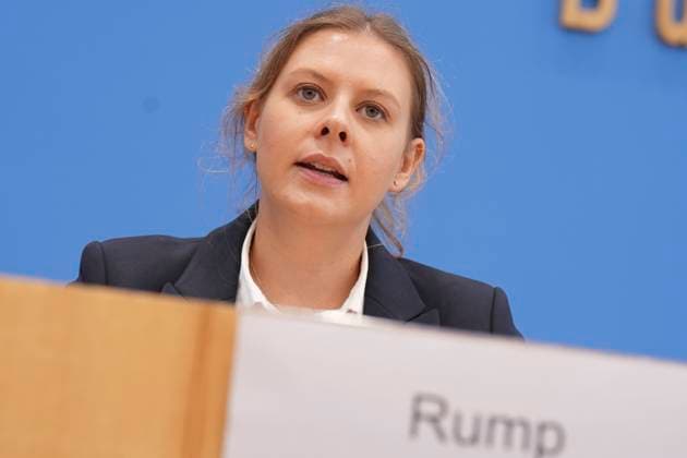 Bundespressekonferenz, Jahresbericht 2024 des Petitionsausschusses Daniela Rump (Obfrau der SPD) im Portrait bei ihren Ausfuerungen zum Jahresberichts 2024 des Petitionsausschusses in der Bundespressekonferenz, Berlin, 15.10.2025 Berlin Berlin Deutschland