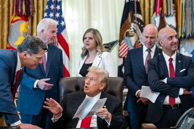 President Donald Trump makes an announcement on lowering drug prices President Donald Trump makes an announcement on lowering drug prices alongside pharmaceutical representatives and Cabinet members in the Oval Office, Thursday, November 6, 2025., Credit:Abe McNatt Avalon Copyright: xAbexMcNattx xAvalonx 1051128179