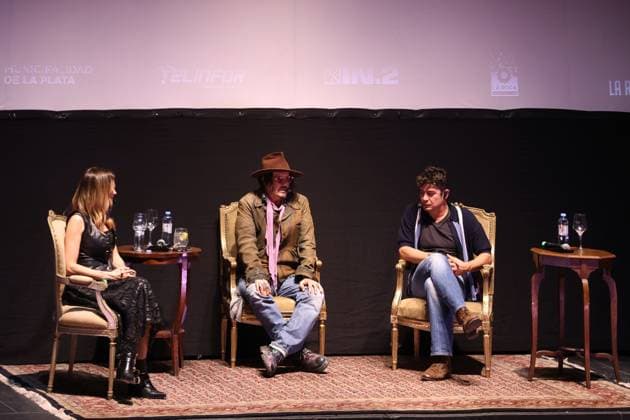 Modigliani: Three Days in Montparnasse premiere in Argentina BUENOS AIRES, ARGENTINA – NOVEMBER 12, 2025: American actor and director Johnny Depp (C) led a masterclass in acting alongside Riccardo Scamarcio (R), star of the film, at the historic Podestá Theater in La Plata, Buenos Aires Province, Argentina, on November 12, 2025. The event, attended by students, actors, and local theater enthusiasts, was part of Depp s promotional visit to Argentina for the premiere of his new film, Modigliani: Three Days in Montparnasse, which he directed and produced. During the session, Depp discussed the creative process, character development, and his experience working on the biographical film, receiving a warm ovation from the audience in La Plat Copyright: x2025xAnadoluxLucianoxGonzalezx