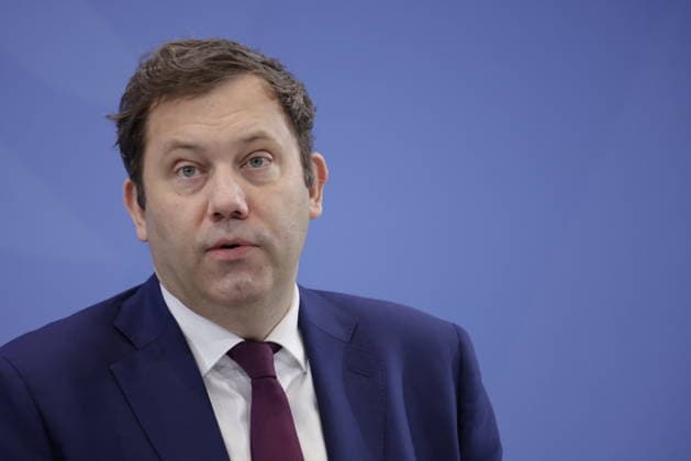 Lars Klingbeil, Bundesminister der Finanzen, Deutschland, Berlin, Bundeskanzleramt, Presseunterrichtung zu den Ergebnissen der Beratungen des Koalitionsausschusses
