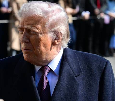 RECORD DATE NOT STATED President Donald Trump Speaks To Reporters At The White House (NEW) President Donald Trump speaks to reporters prior to departing the White House. February 27, 2026, Washington, D.C., USA: Trump admits he is not fully satisfied with Iran and believes it would be ideal for them to negotiate in good faith. Trump expresses his displeasure with Iran s stance in the nuclear negotiations and warns that there is still no decision on a possible attack. Mandatory Credit: Kyle Mazza TheNews2 (Foto: Kyle Mazza Thenews2 imago images) President Donald Trump Speaks To Reporters At The White House Copyright: xKylexMazzax