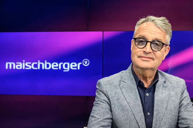 v.l.: Gabor Steingart (The Pioneer), GER, Berlin, Studio, zu Gast bei Maischberger, politische Talkshow, TV, Format, mit Moderatorin Sandra Maischberger, Das Erste, aus Adlershof Am Studio 20, 06. Mai 2026, Copyright: HMBxMedia UwexKoch